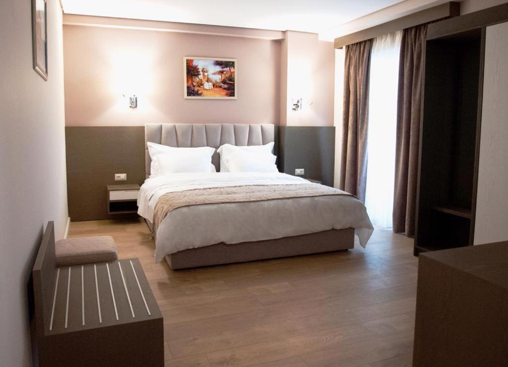 Agsel Hotel & Spa 티라나 외부 사진