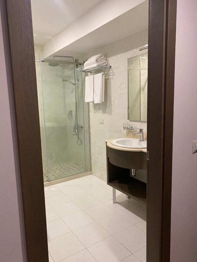 Agsel Hotel & Spa 티라나 외부 사진